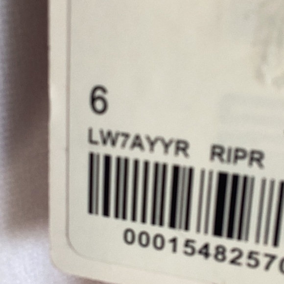 Lululemon hotty hot shorts - Picture 6 of 7